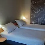 Ibis Centre - La Cite 3* قرقشونه
