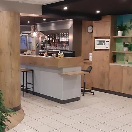 Отель Ibis Centre - La Cite Каркассон