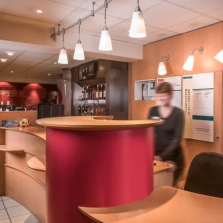 Отель Ibis Centre - La Cite Каркассон