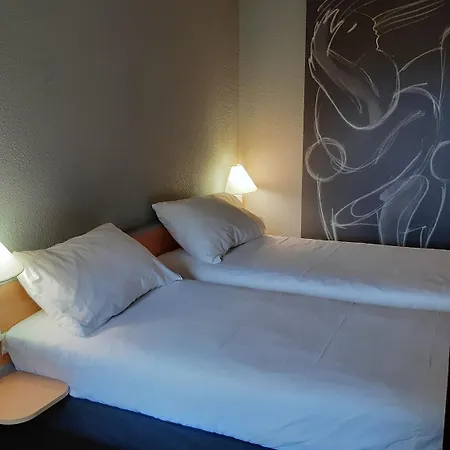 Ibis Centre - La Cite Отель 3*