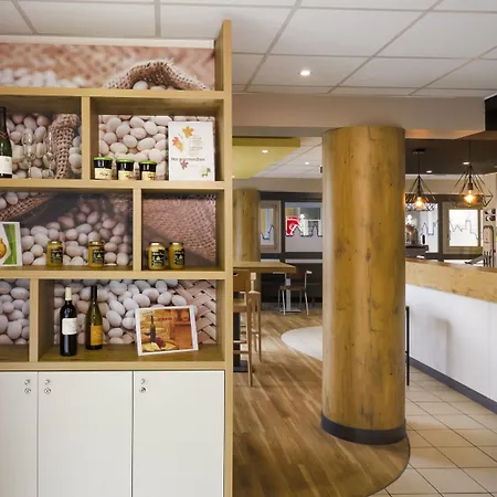 Ibis Centre - La Cité Hotel 3*