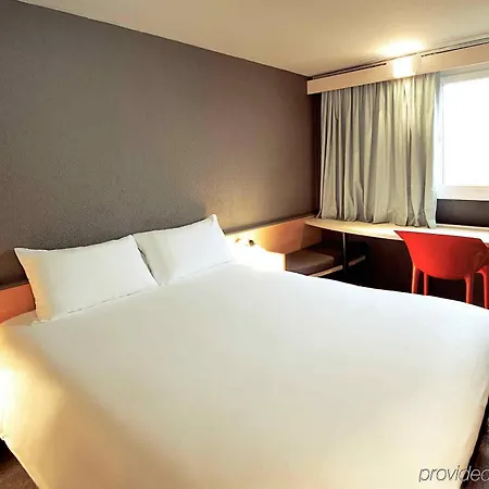 Отель Ibis Centre - La Cite Каркассон