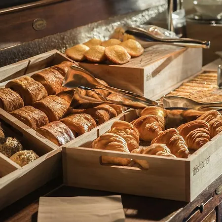 Отель Ibis Centre - La Cite