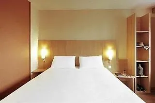 Отель Ibis Centre - La Cite