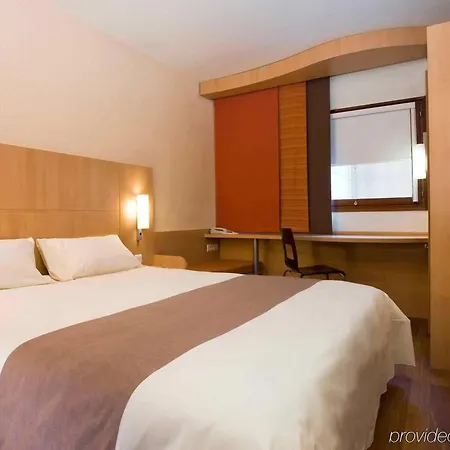 Ibis Centre - La Cite 호텔 카르카손