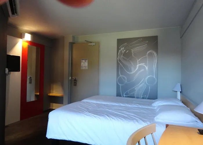 Ibis Centre - La Cité 3*