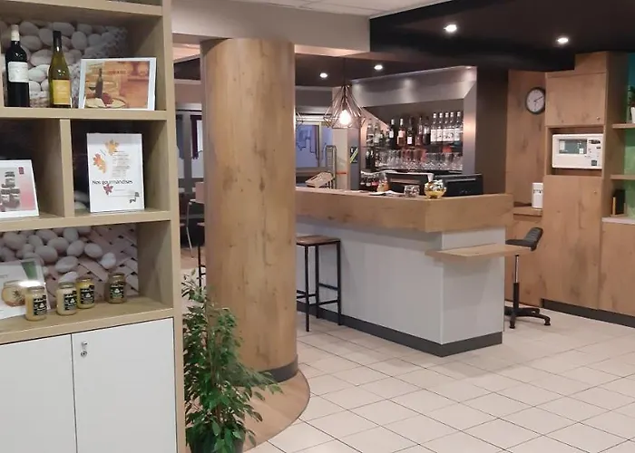 Ibis Centre - La Cite Hotel 3*